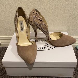 Steve Madden suede snake print pumps